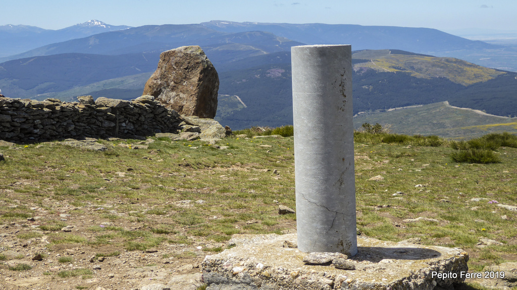 Pico de las tres provincias o Cebollera vieja